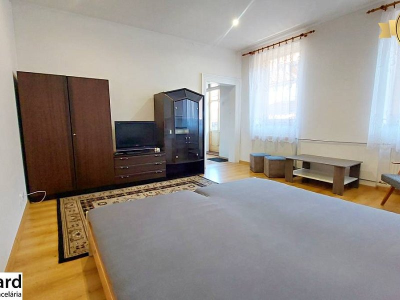 NA PRENÁJOM ZARIADENÝ 1 IZBOVÝ BYT, CENTRUM PO, ul. SlOVENSKÁ.
