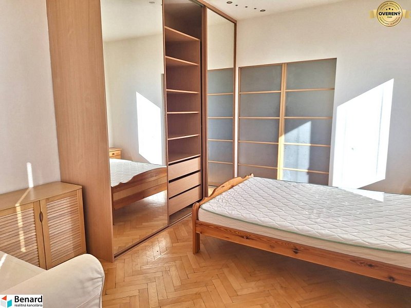 NA PRENÁJOM 2  IZBOVÝ BYT, BALKÓN, PREŠOV, UL. PAVLOVIČOVO NÁMESTIE