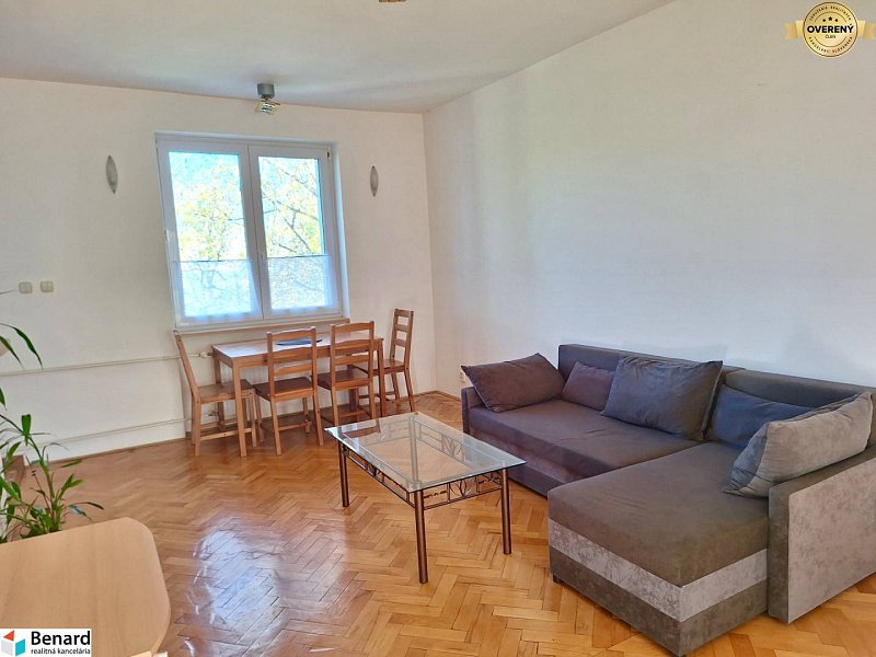 NA PRENÁJOM 2  IZBOVÝ BYT, BALKÓN, PREŠOV, UL. PAVLOVIČOVO NÁMESTIE