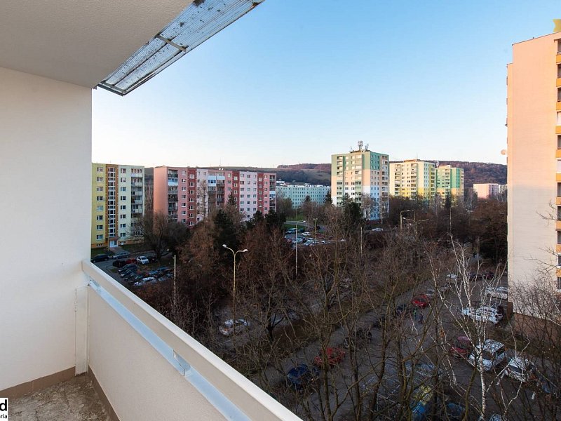 NADŠTANDARDNÝ 3 IZBOVÝ BYT, 72 M2 + BALKÓN, SÍDLISKO 3, PREŠOV