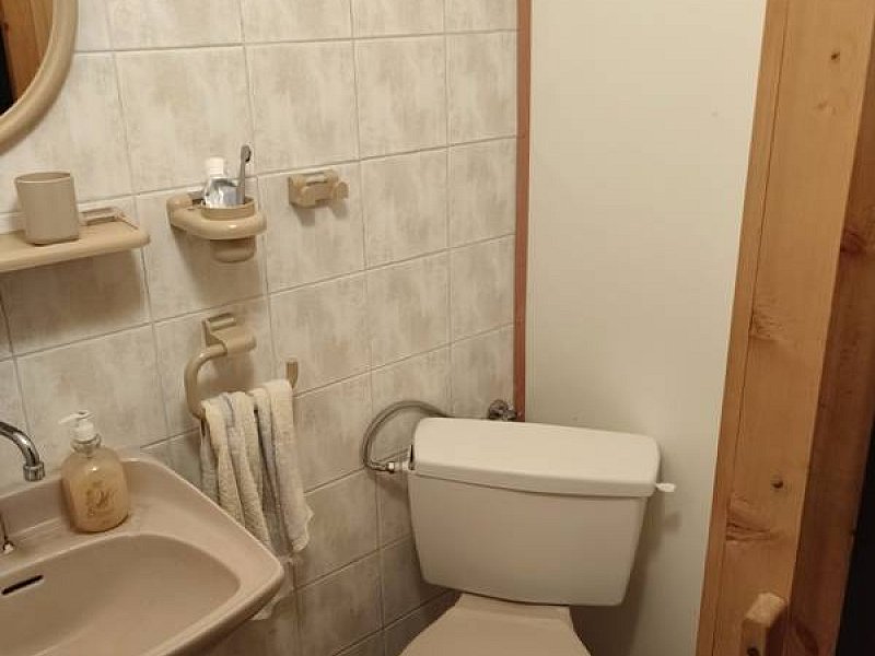 CHALUPA 190 m2, NA POZEMKU 637 m2, ŽDIAR