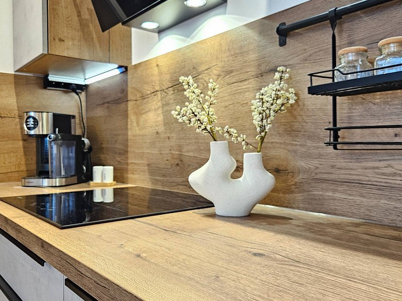 Moderný unikát - 1,5- izb. byt s 2 loggiami na prenájom (Nad jazerom)