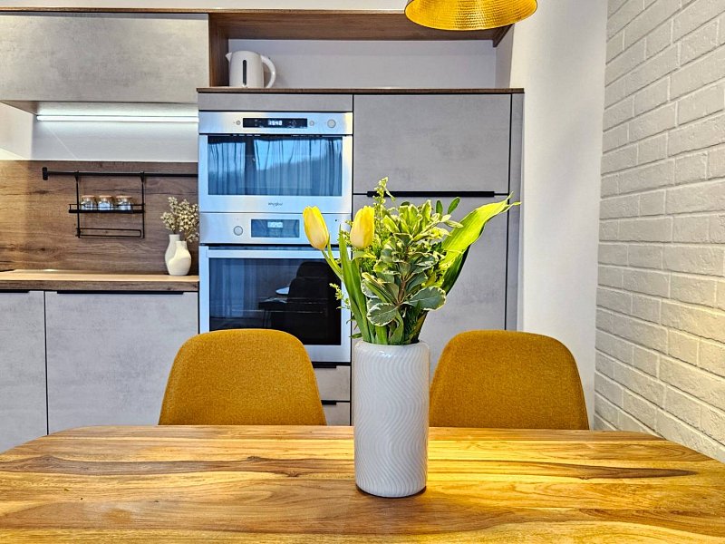 Moderný unikát - 1,5- izb. byt s 2 loggiami na prenájom (Nad jazerom)