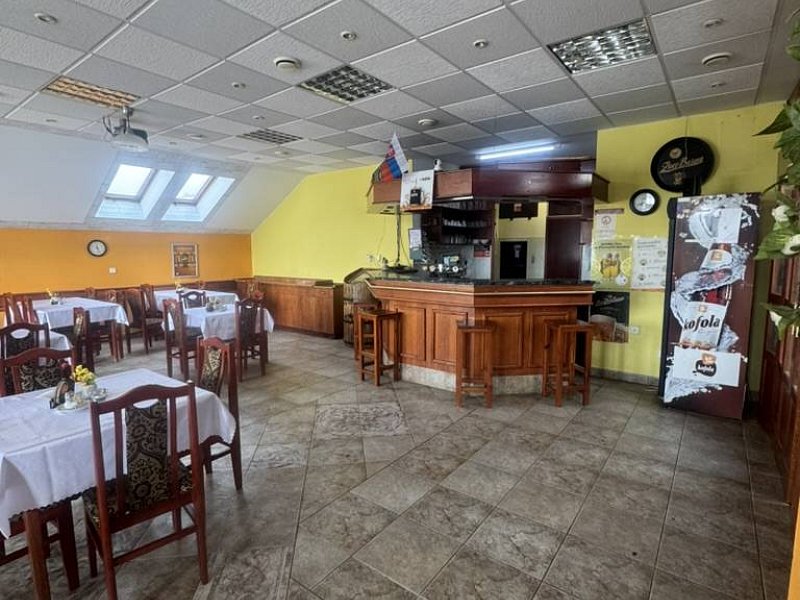 Prevádzková budova v obci Ľubotín na predaj 