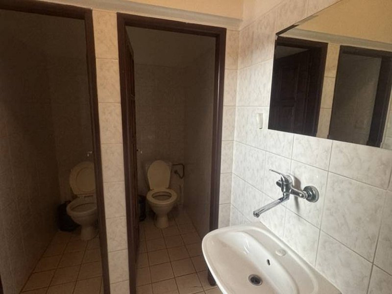 Prevádzková budova v obci Ľubotín na predaj 