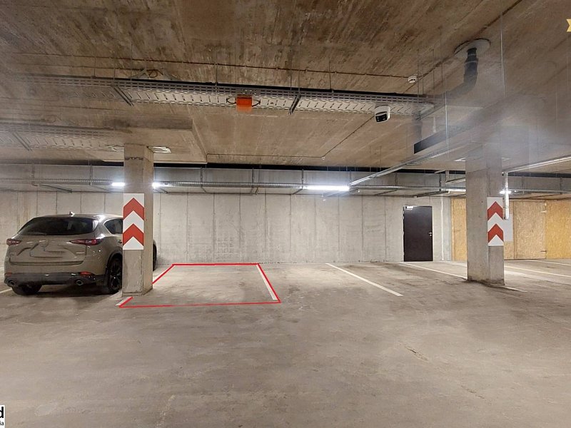 NA PRENÁJOM GARÁŽOVÉ STÁTIE v KARPATSKÁ RESIDENCE POPRAD