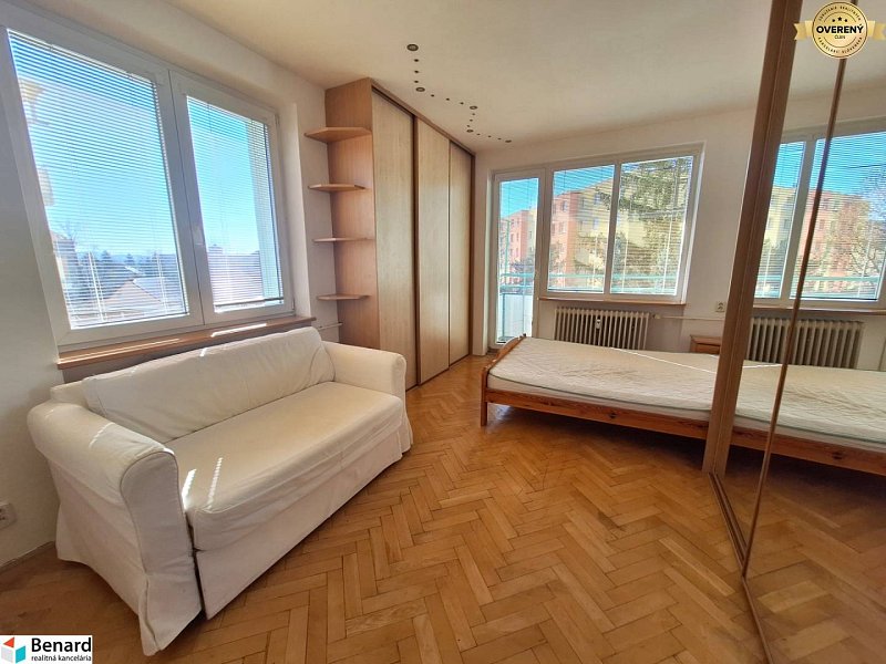 REZERVOVANÝ 2  IZBOVÝ BYT, BALKÓN, PREŠOV, UL. PAVLOVIČOVO NÁMESTIE