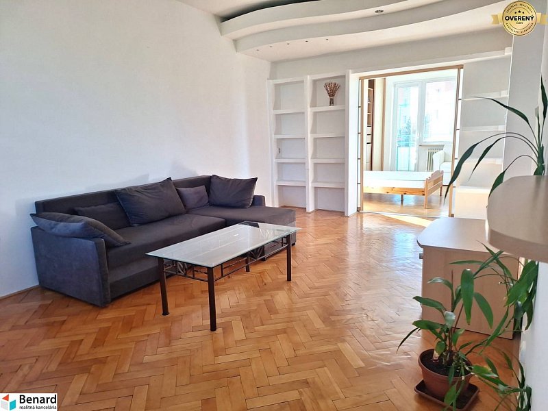 NA PREDAJ 2  IZBOVÝ BYT, BALKÓN, PREŠOV, UL. PAVLOVIČOVO NÁMESTIE