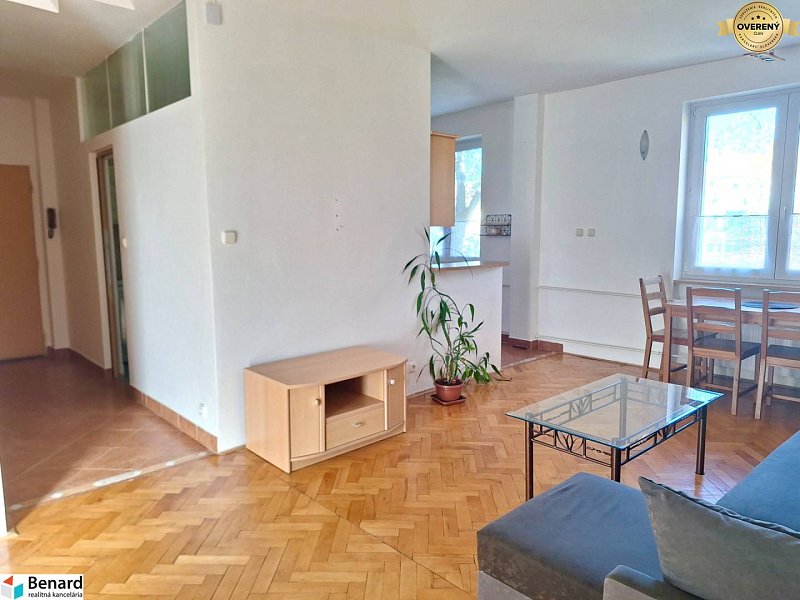 NA PREDAJ 2  IZBOVÝ BYT, BALKÓN, PREŠOV, UL. PAVLOVIČOVO NÁMESTIE