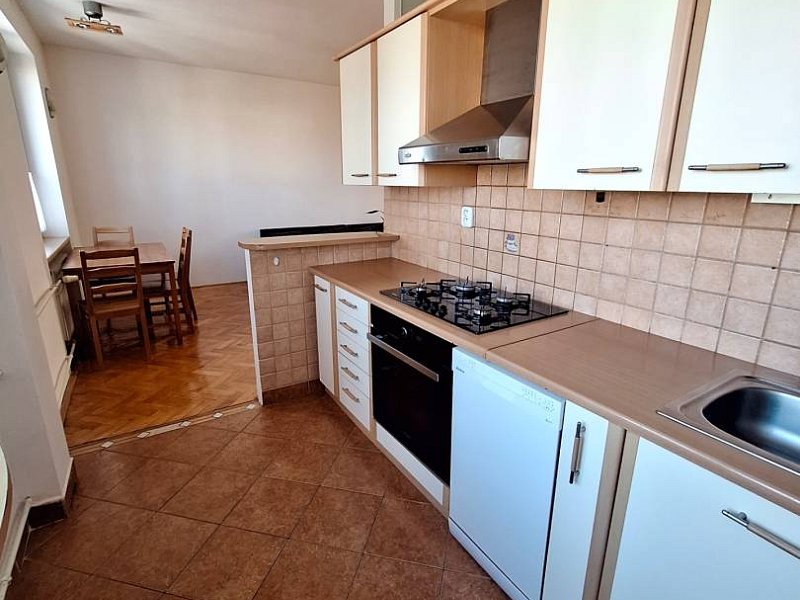 REZERVOVANÝ 2  IZBOVÝ BYT, BALKÓN, PREŠOV, UL. PAVLOVIČOVO NÁMESTIE