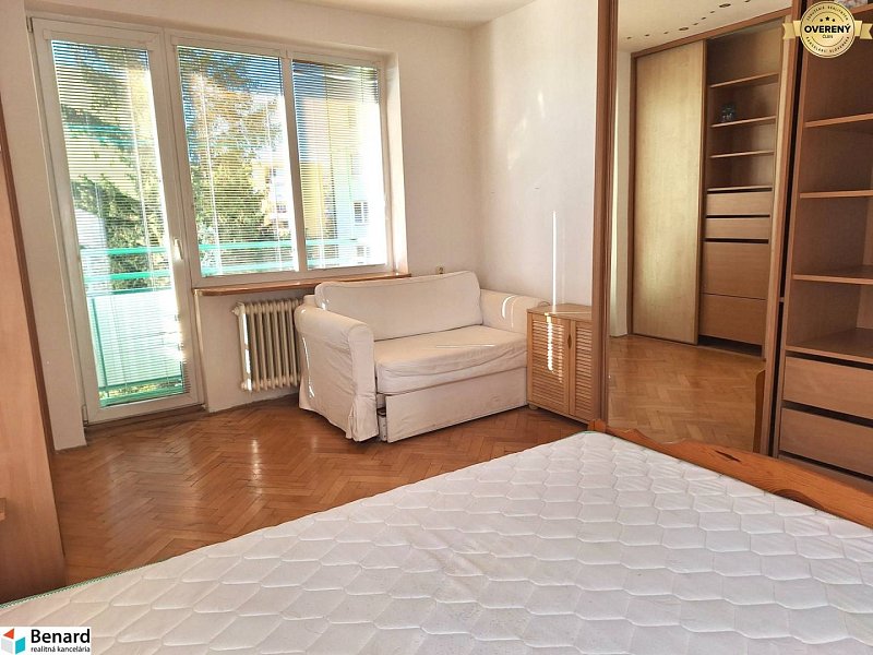 NA PREDAJ 2  IZBOVÝ BYT, BALKÓN, PREŠOV, UL. PAVLOVIČOVO NÁMESTIE