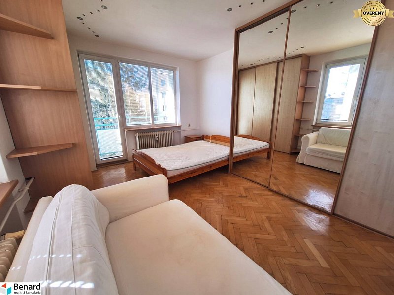 REZERVOVANÝ 2  IZBOVÝ BYT, BALKÓN, PREŠOV, UL. PAVLOVIČOVO NÁMESTIE