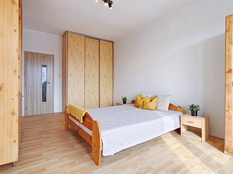 Svetlý 2  izbový byt na prenájom v skvelej lokalite KE - Sever