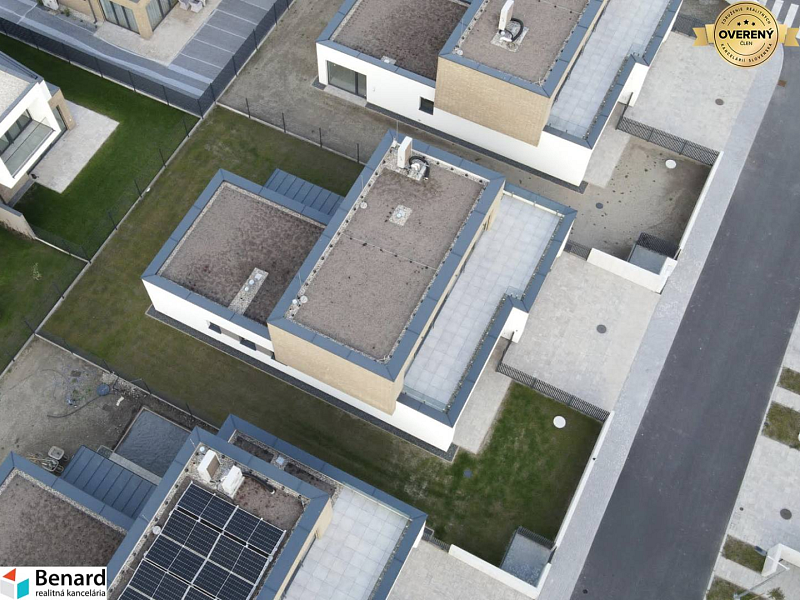 MODERNÝ 5 IZB.RODINNÝ DOM, CENTRUM POPRADU, s POZEMKOM 546 m2