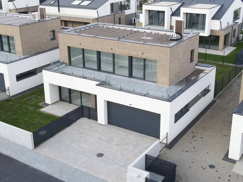 MODERNÝ 5 IZB.RODINNÝ DOM, CENTRUM POPRADU, s POZEMKOM 546 m2