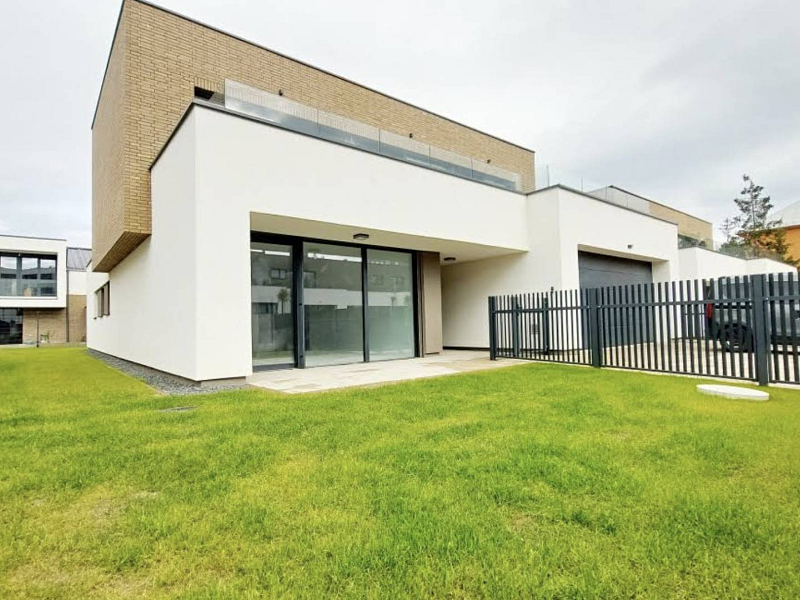 MODERNÝ 5 IZB.RODINNÝ DOM, CENTRUM POPRADU, s POZEMKOM 546 m2