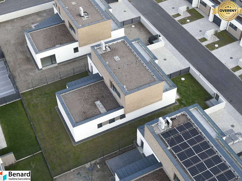 MODERNÝ 5 IZB.RODINNÝ DOM, CENTRUM POPRADU, s POZEMKOM 546 m2