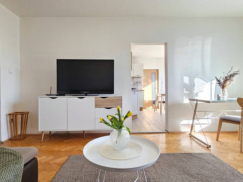 Na prenájom - 3 izbový byt v Starom Meste, ul, Karpatská 