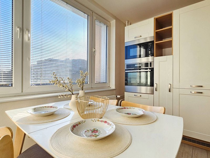 Na prenájom - 3 izbový byt v Starom Meste, ul, Karpatská 