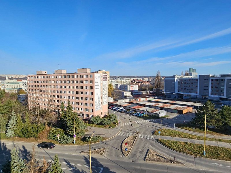 Na prenájom - 3 izbový byt v Starom Meste, ul, Karpatská 