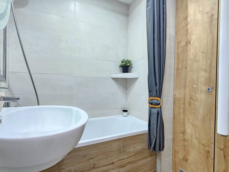 Na prenájom - 3 izbový byt v Starom Meste, ul, Karpatská 