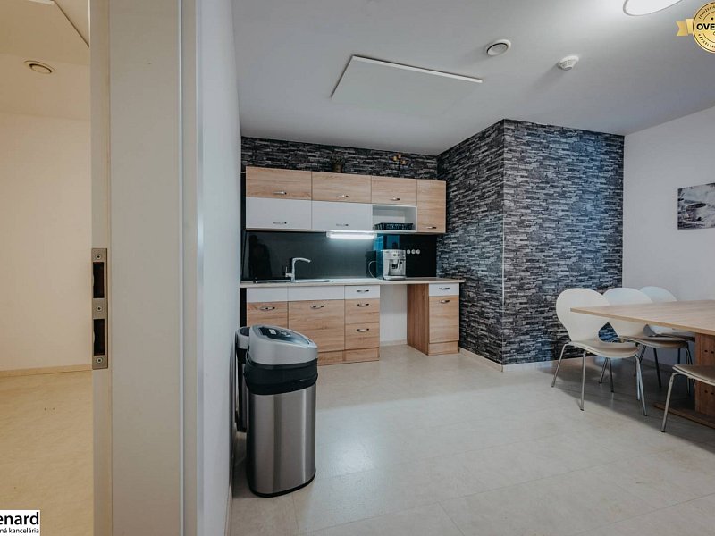 NA PRENÁJOM REPREZENTATÍVNE PRIESTORY 215,29 M2, STANICA – SOLIVARIA