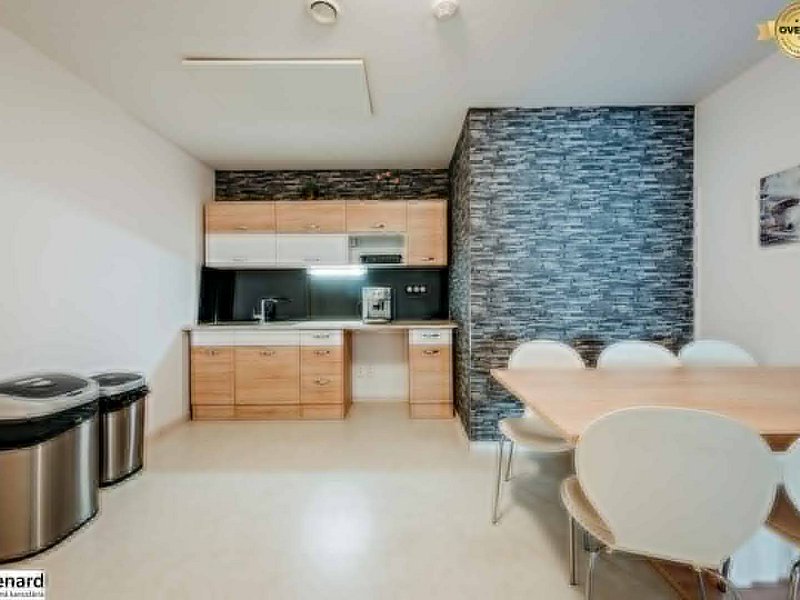 NA PRENÁJOM REPREZENTATÍVNE PRIESTORY 215,29 M2, STANICA – SOLIVARIA