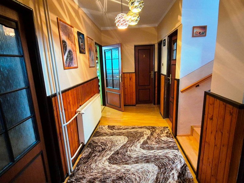 UDRŽIAVANÝ 6 IZBOVÝ RODINNÝ DOM, 1242m2, ÚDOL, 