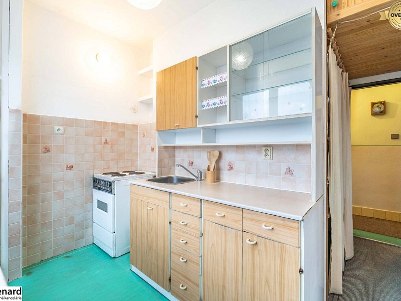 Byt s krásnym výhľadom a garážou oproti bytovke