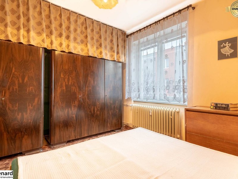 Byt s krásnym výhľadom a garážou oproti bytovke