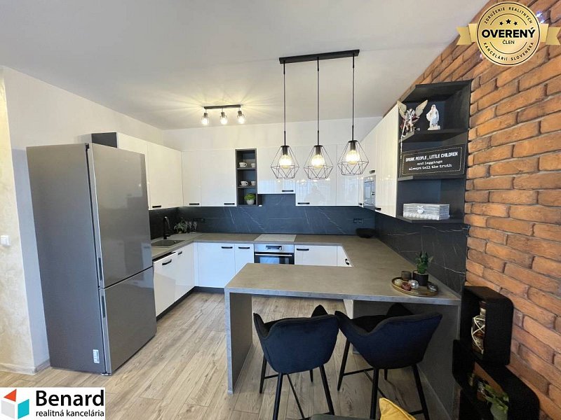 KOŠICE-2 IZBOVÝ BYT,NOVOSTAVBA,KOMPLET ZARIADENÝ,VL.PARK. MIESTO