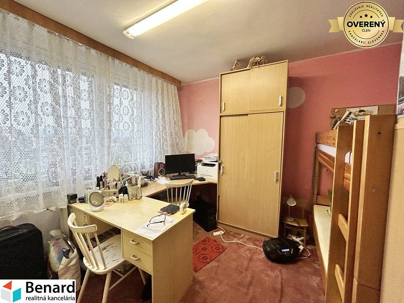 NA PREDAJ 3-IZBOVÝ BYT  S LODŽIOU, 67m2,  OKTÓBROVÁ ul,, PREŠOV