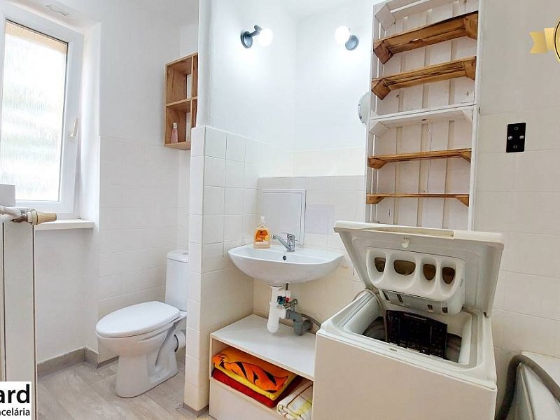 Na PRENÁJOM, VEĽKÝ 2 izb. TEHLOVÝ BYT, SÍDLISKO II., PREŠOV