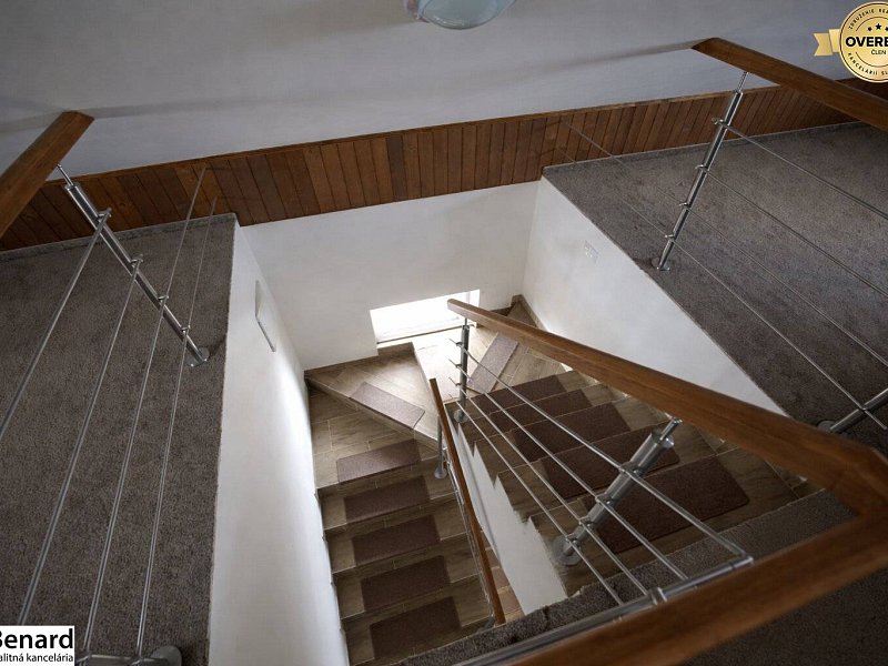 Veľkorysý rodinný dom s bazénom