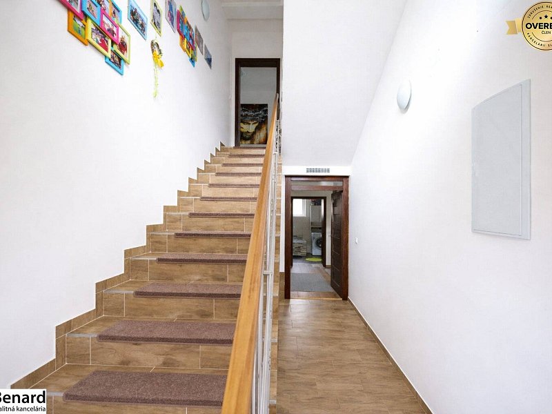 Veľkorysý rodinný dom s bazénom