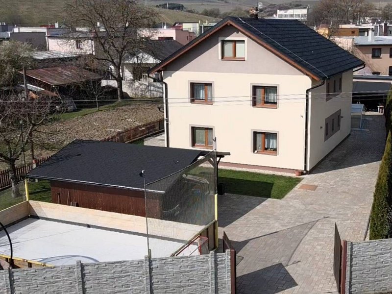 Veľkorysý rodinný dom s bazénom