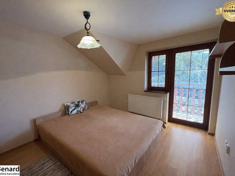 Priestranný rodinný dom s predajňou a veľkým pozemkom