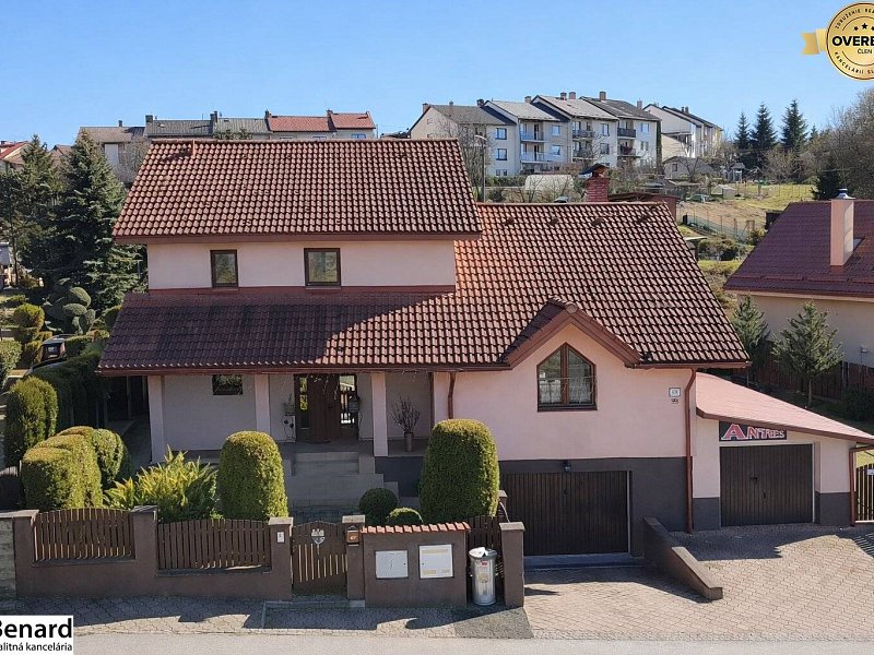 Priestranný rodinný dom s predajňou a veľkým pozemkom