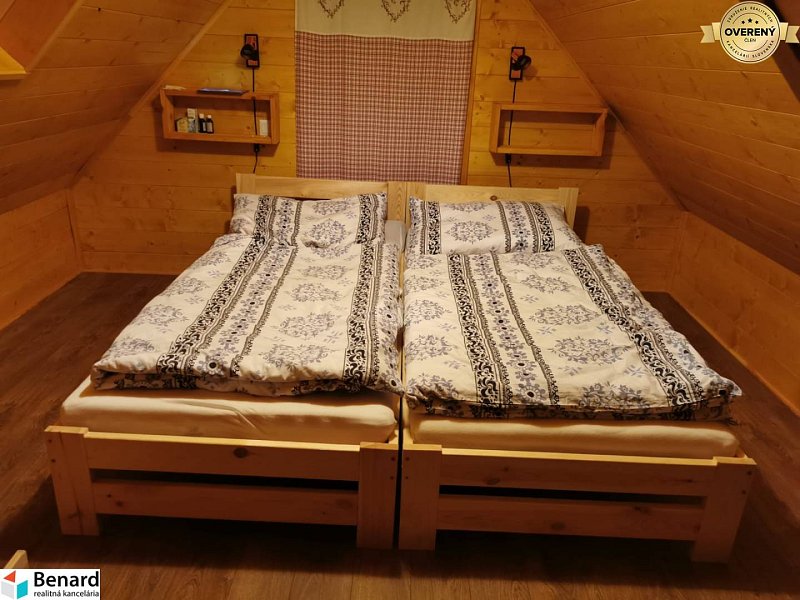 NA PREDAJ chatka v Orlove 