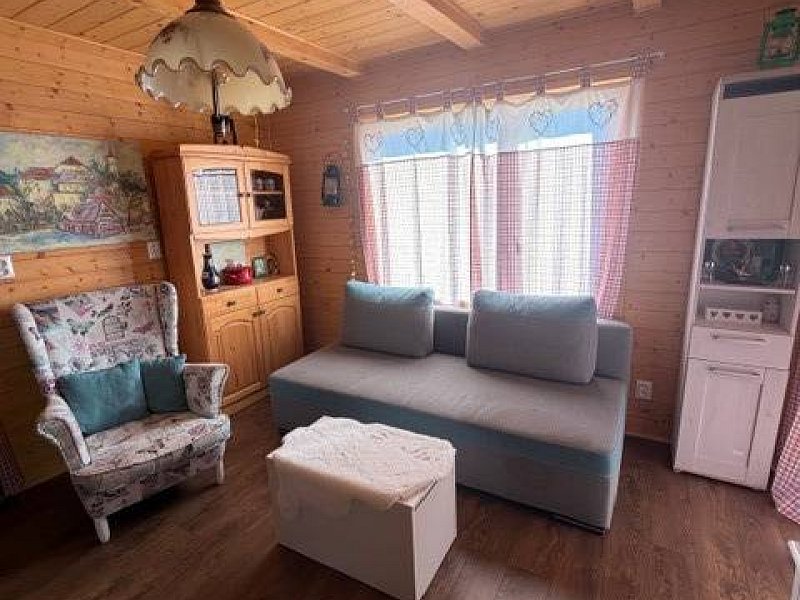 NA PREDAJ chatka v Orlove 