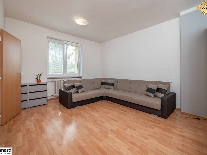 NA PREDAJ SLNEČNÝ 2 izb. byt, ŠIRŠIE CENTRUM s VÝHĽADOM do záhrad. 