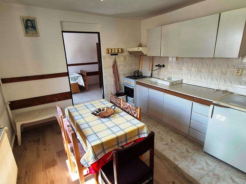 2 PODLAŽNÝ RODINNÝ DOM S PRÍSTAVBOU, 1064m2, JARABINA;