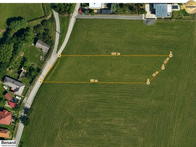 Priestranný stavebný pozemok 2 441 m² vo Finticiach