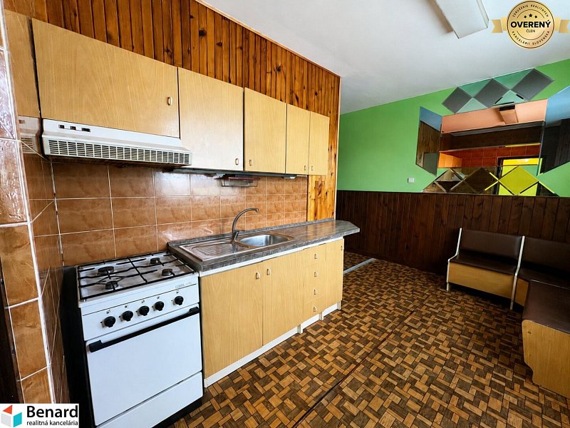 REZERVOVANÉ - 4-izbový byt, 74 m², pôvodný stav
