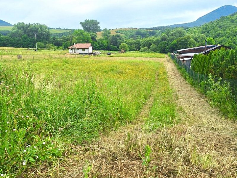 NA PREDAJ STAVEBNÝ POZEMOK, 1443m2, GREGOROVCE
