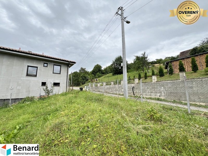 POZEMOK NA PREDAJ- ŠTEFANOVCE, 20 KM OD PREŠOVA, CCA 800 M2,
