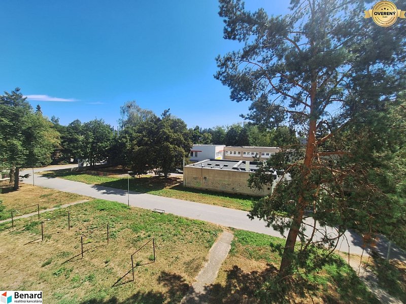 NOVOREKONŠTRUOVANÝ 3 IZBOVÝ BYT, LODŽIA, PREŠOV, ul. PROSTEJOVSKÁ