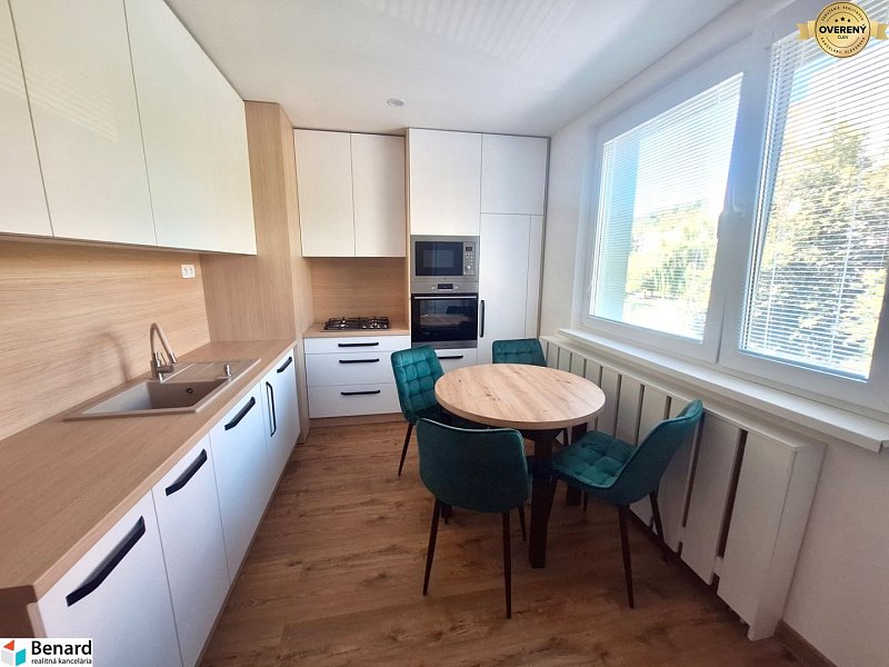 NOVOREKONŠTRUOVANÝ 3 IZBOVÝ BYT, LODŽIA, PREŠOV, ul. PROSTEJOVSKÁ