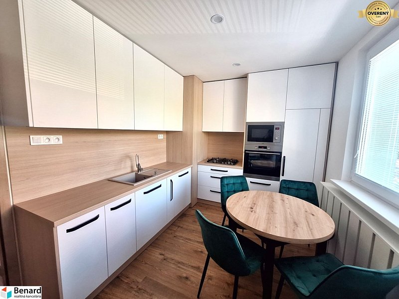 NOVOREKONŠTRUOVANÝ 3 IZBOVÝ BYT, LODŽIA, PREŠOV, ul. PROSTEJOVSKÁ