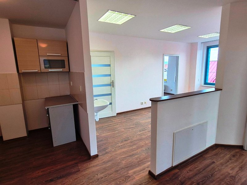 NA PREDAJ NEBYTOVÝ PRIESTOR, 78m2, CENTRUM;